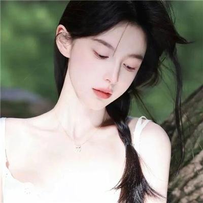 男孩在唱歌